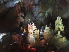 -巴马水晶宫