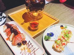 香煎鸭胸配烤菠萝黑樱桃汁-陌上花儿·音乐西餐吧(和平店)