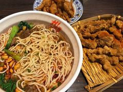 张飞牛肉面-爆炸头阿姨小四川正宗川味小吃(无任何分店)
