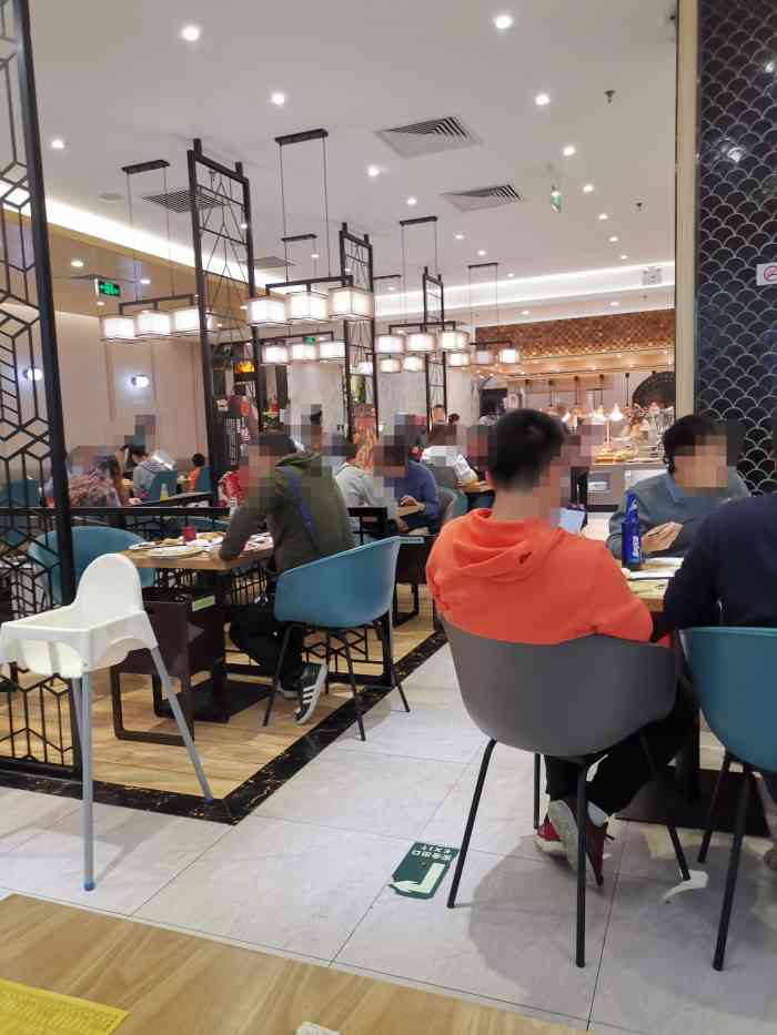 好伦哥(西三旗龙旗广场店)-"服务员挺忙碌的,态度还不错.环境一般,略.