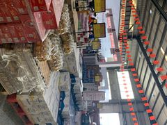 -洛哈思全球商品折扣仓(昆山路店)