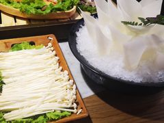 -尚尚仙·酸汤猪手·猪肚鸡火锅(华联万柳购物中心店)