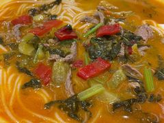 酸辣鲜切牛肉粉-粉小主·贵州酸汤牛肉粉(南京仙林金鹰店)