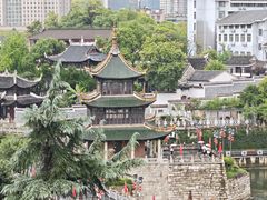 -包整·丝娃娃(一览甲秀楼风景店)