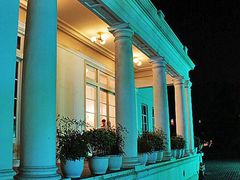 -南京双门楼宾馆(盐仓桥地铁站阅江楼店)