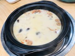 羊肚菌花胶鸡煲-喜上喜鸡煲翅(吉大店)