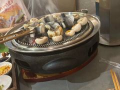 -围炉肉舍•炭烤活鳗•丹东海鲜烤肉(步行街店)