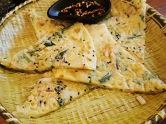 海鲜葱饼-恩你小木屋米酒店(安盛店)