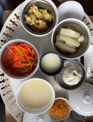 -童谣里医疗级月子中心(独栋湖景店)