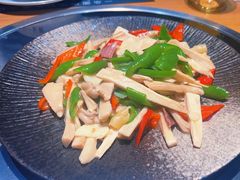 -一朵菌·野生菌探索家火锅(南亚店)