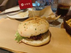 -必胜客(尹山湖歌林公园店)