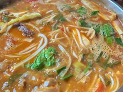 -黄利砖万峰林布依特色酸笋牛肉馆