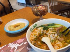 -呷佬·长沙手工米粉(金沙江路店)