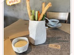-穹六人间 people 6(岳阳路店)