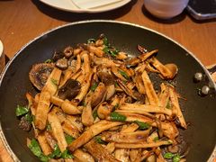 橄榄油煎三种菇-庆春朴门(前滩太古里店)