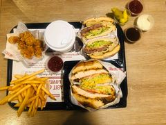 -The Habit Burger Grill 哈比特汉堡(复兴soho店)