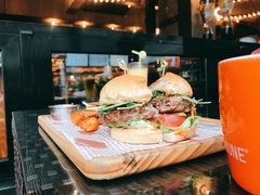 黑松露菌菇牛肉汉堡-COMMUNE幻师(五角场店)