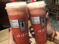 冠军满杯红草莓茶加奶盖-LELECHA乐乐茶(上海五角场万达广场店)