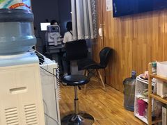 -MiRi眼镜连锁·蔡司·尼康控优点合作店(莘庄店)