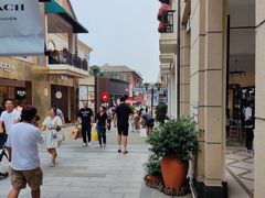 -王府井奥莱临潼小镇(临潼店)