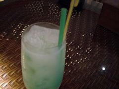 春光乍泄鸡尾饮品-为你钟情咖啡馆(春熙路太古里步行街店)