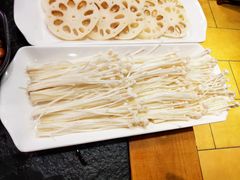 巧拌金针菇-重庆烧鸡公火锅(簋街店)
