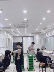 -镁连社·美联社
