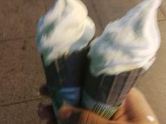 灰小椰华夫筒-麦当劳(西单明珠店)