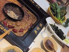 -老牌坊云南鱼豆花火锅(哈西万达店)