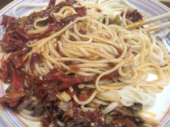 -歹歹的加个面过油肉拌面