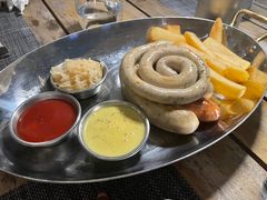 -MONICH牛排融合餐厅(和义大道购物中心店)