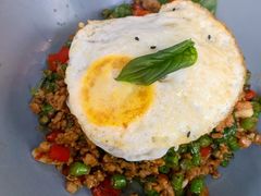 罗勒叶炒鸡肉-帕蓝·暹罗料理(大学路店)