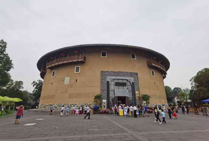博客小镇-"洛带·博客小镇东靠龙泉山,北接古镇老街,.