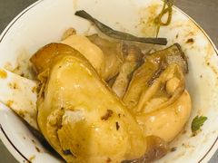 新鲜生蚝-胡须佬鸡煲四季火锅店(石厦西村直营店)