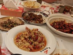-肥肥虾庄·金牌油焖大虾(汉口城市广场店)