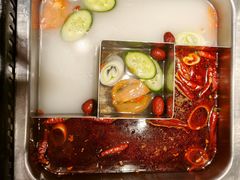 -渝水岸·鲜货火锅(新村7店)