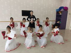 -Isee灰姑娘国际儿童艺术中心(BHGMall店)