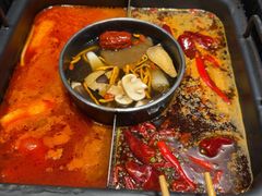 -老牌坊云南鱼豆花火锅(嵩山店)