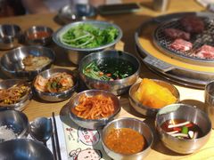 烤肉配菜及蘸料（免费提供）-姜虎东白丁烤肉(恒隆广场店)