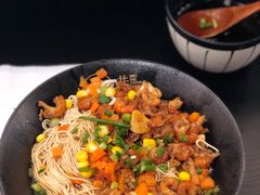 秘制小龙虾拌面-贡梅老面馆·蟹粉面·无锡特色小吃(南长街主推店)
