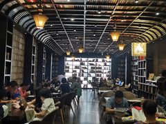 -钟书阁(松江泰晤士小镇店)