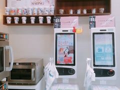 -全家便利店(洛川东路店)