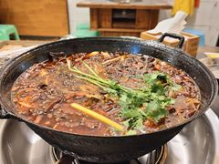 -鸿顺老铁锅美蛙鱼府(解放碑店)