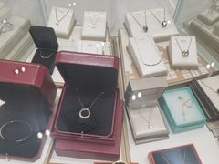 -爱包包奢侈品寄卖(国瑞购物中心店)