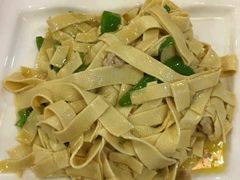 -鹤乡东北菜(崮山路店)