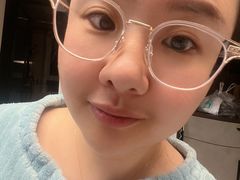 -黄益静眼镜行