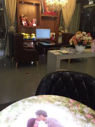 -现代经典婚纱摄影