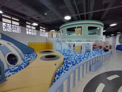 -蓝鲸奇亲子游泳俱乐部