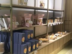 -顶东面包花园·生日蛋糕(世博店)