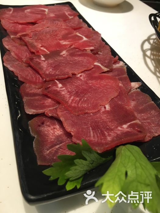 牛牛火锅holycow 潮汕特色火锅牛舌图片 - 第1张